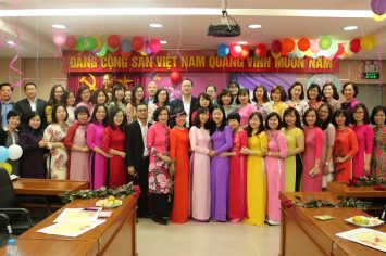 Mít tinh kỷ niệm 108 năm ngày Quốc tế phụ nữ 08/03