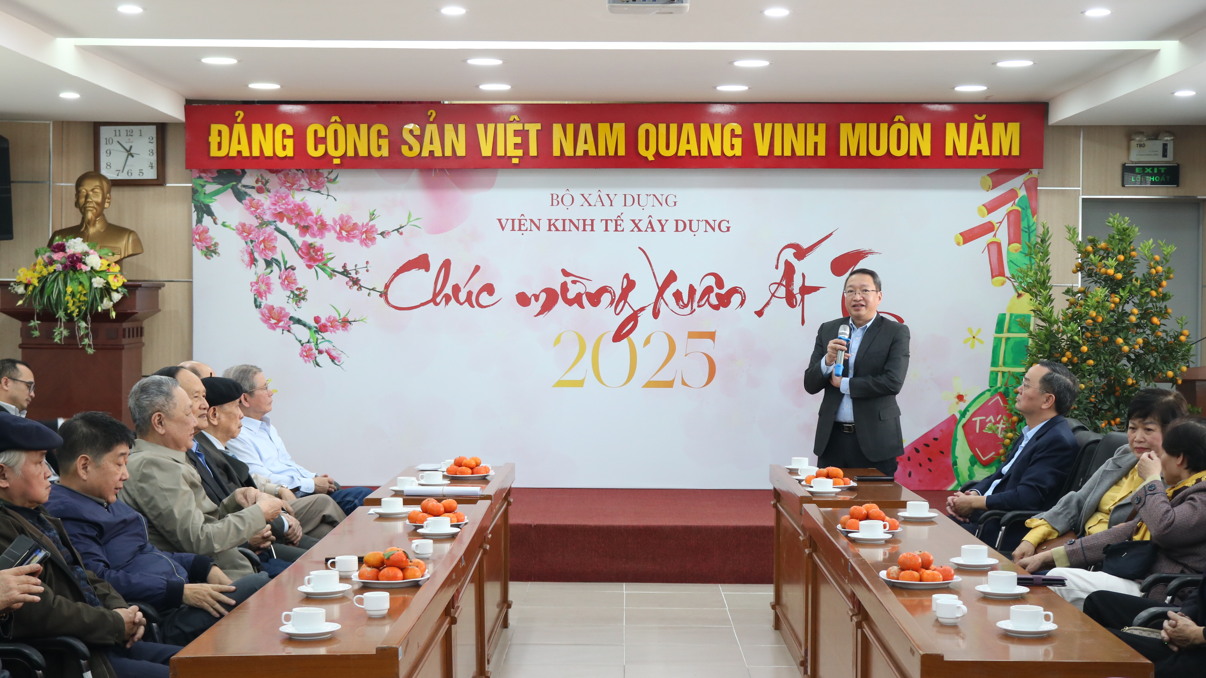 Gặp mặt cán bộ hưu trí Viện Kinh tế xây dựng Xuân Ất Tỵ 2025