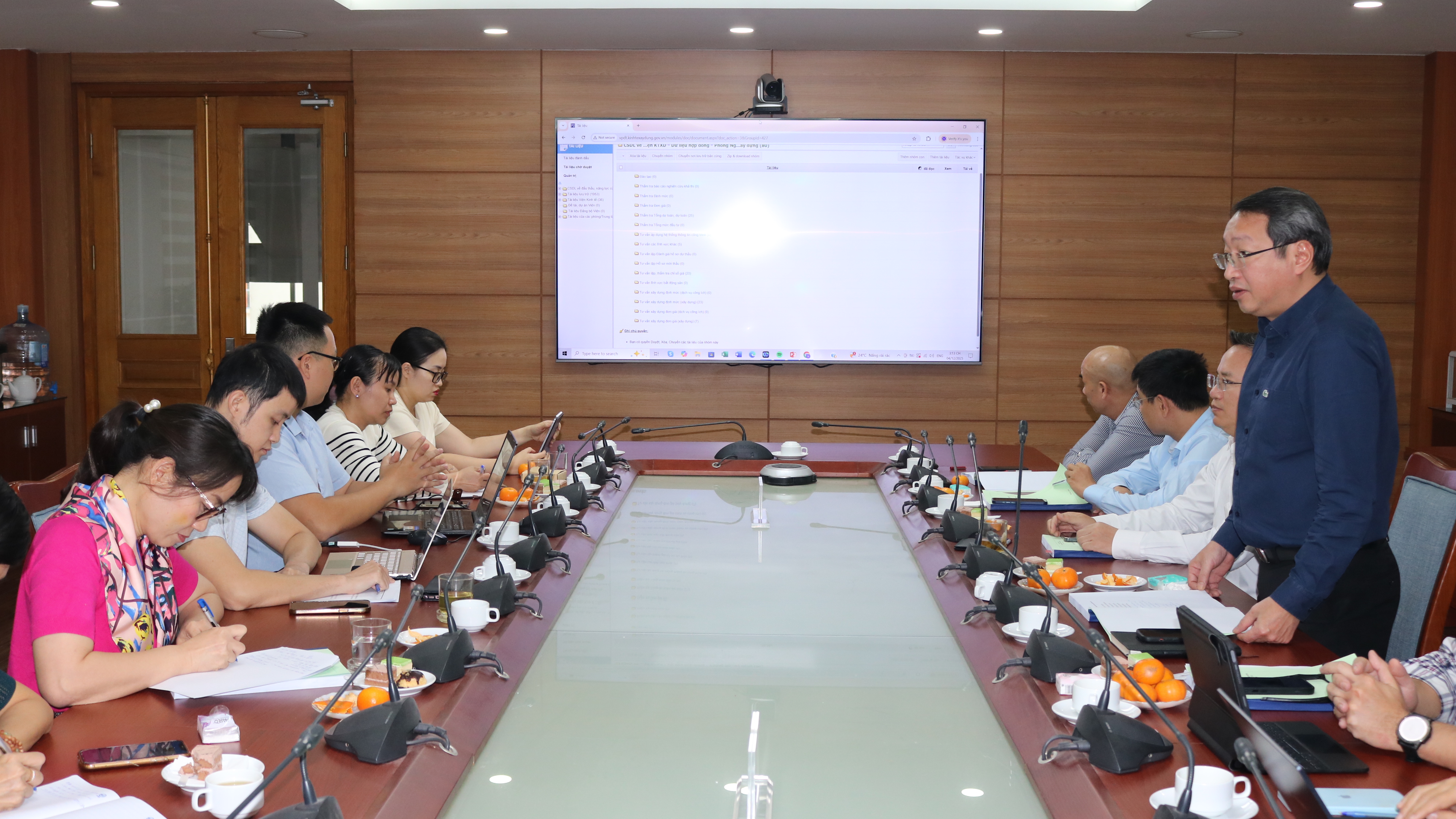 Nghiệm thu đề tài về xây dựng cơ sở dữ liệu nhân sự và hợp đồng tư vấn